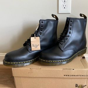 Dr Marten 1460 combat boots
